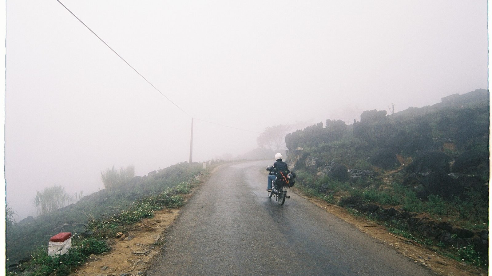 Road through Ha Giang mountains