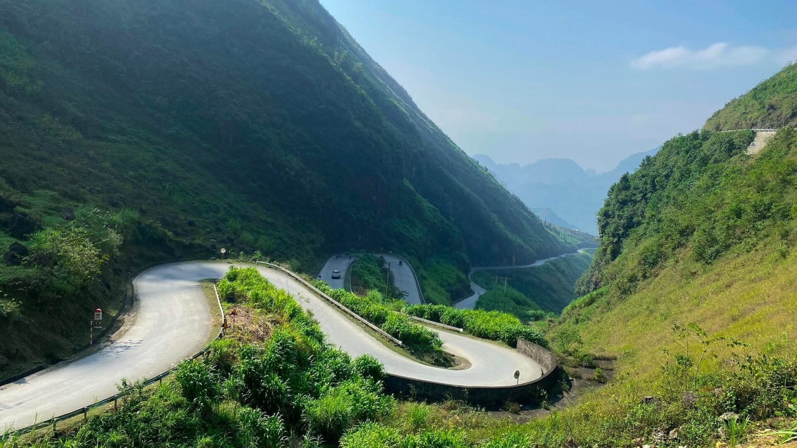Tham Ma Pass switchbacks